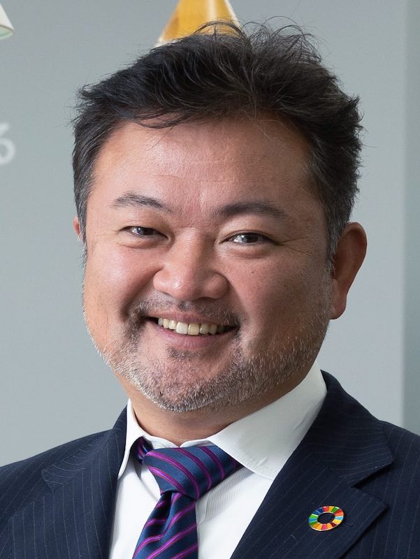 関藤 竜也 氏